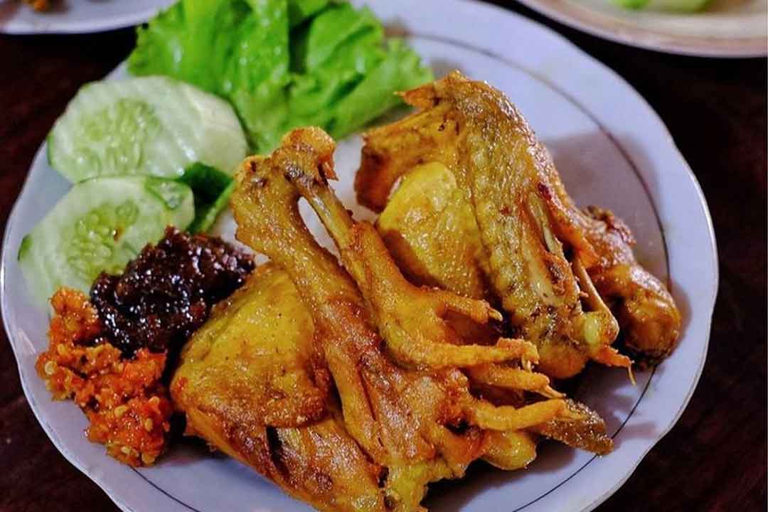 Ayam Goreng Mbah Karto Makanan Khas Sukoharjo